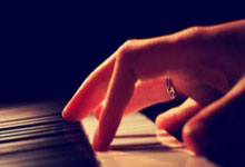 黄蜂队遭遇溃败，魔术队发挥出色逆袭获胜